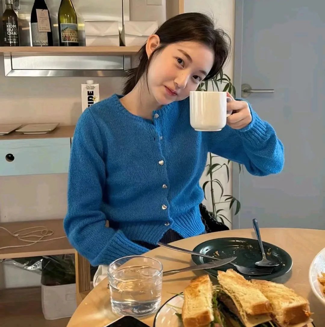 她房间里的云